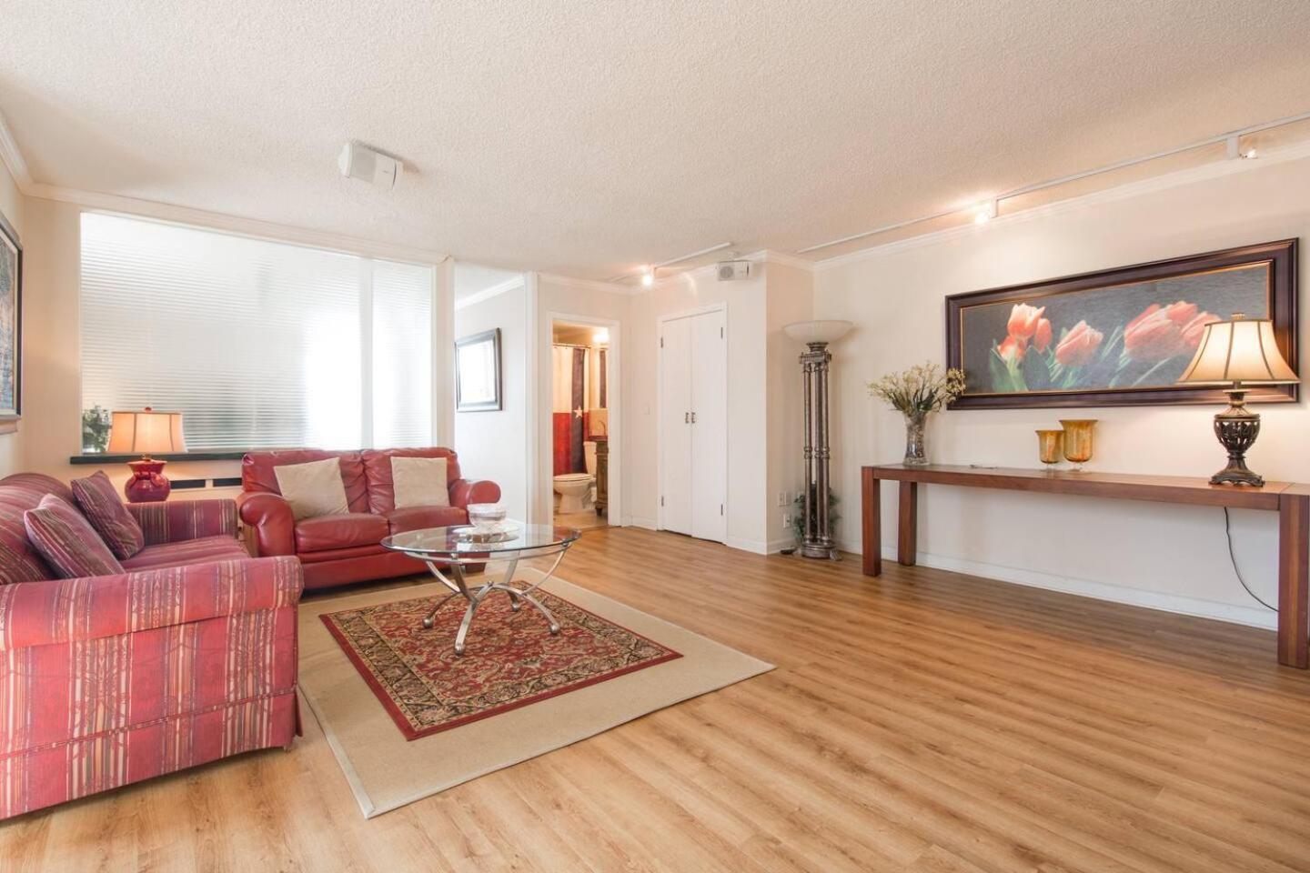 A Contemporary Unit, Downtown High-rise! Ferienhaus *